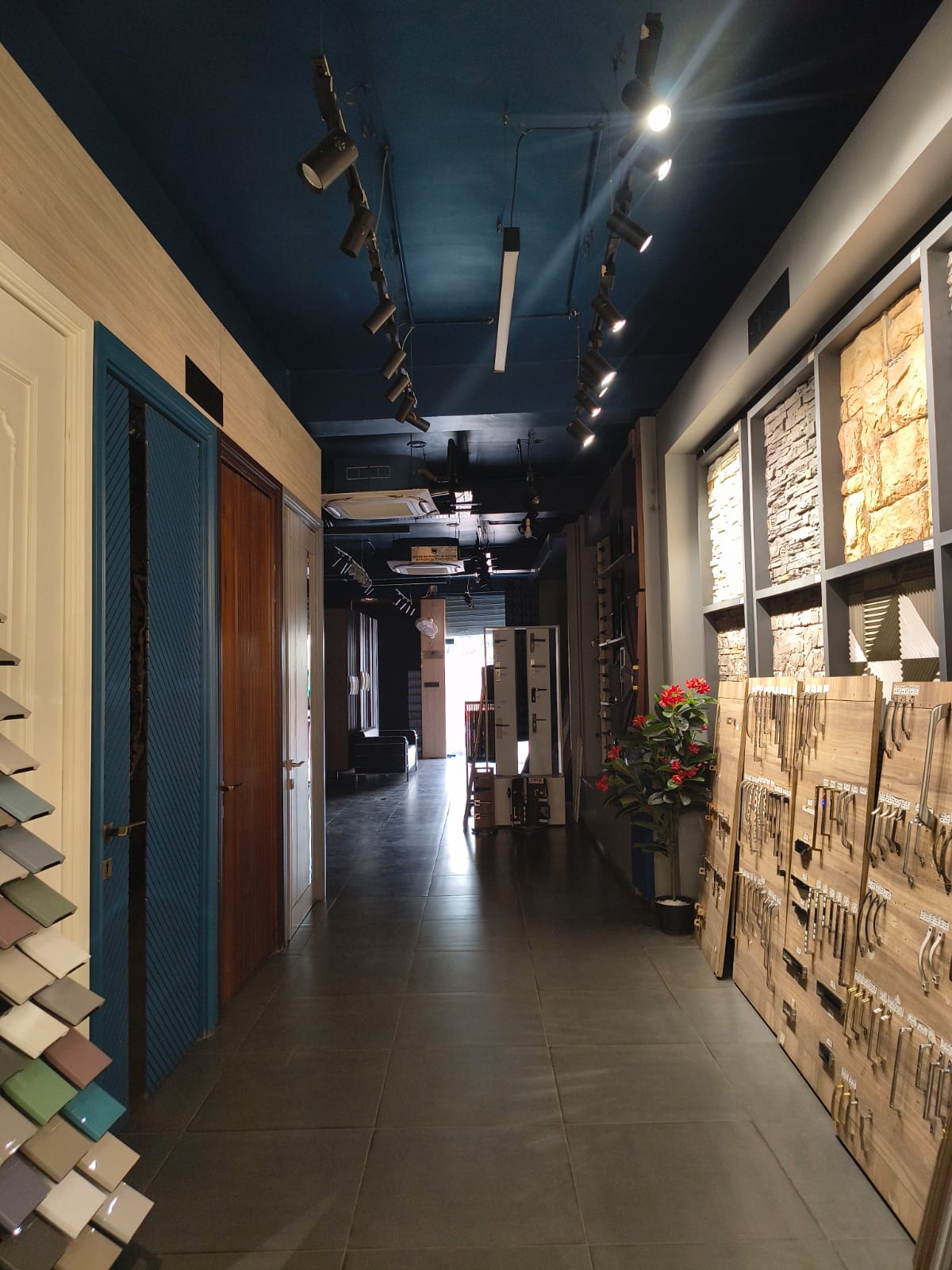 Premium Showroom